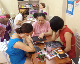 【南寧美甲學(xué)校】學(xué)員專(zhuān)訪丨幸福生活是要靠自己努力拼搏得來(lái)的