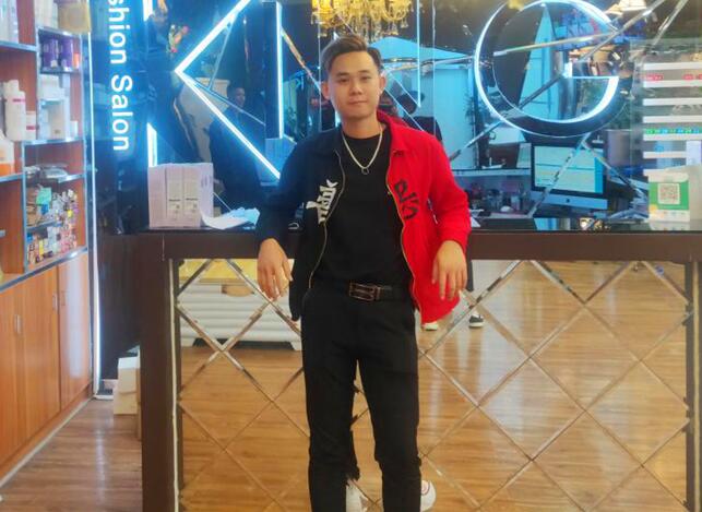 美發(fā)人現(xiàn)在苦點，是因為以后的成功創(chuàng)業(yè)