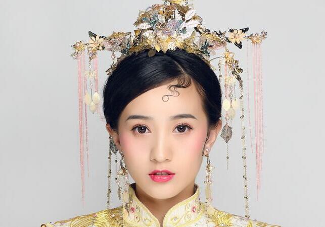 麗竹彩妝作品 | 略施粉黛， 一抹朱唇紅艷