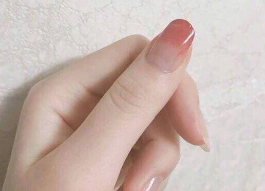 南寧美甲學校：在家就能完成暈染美甲DIY的方法