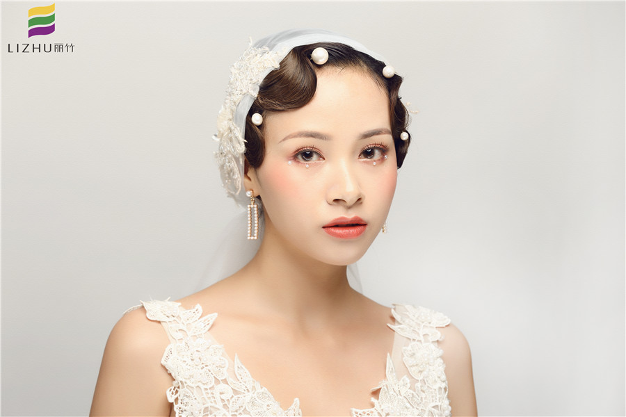 手推波紋復古新娘造型教程，南寧化妝學員是這么打造的