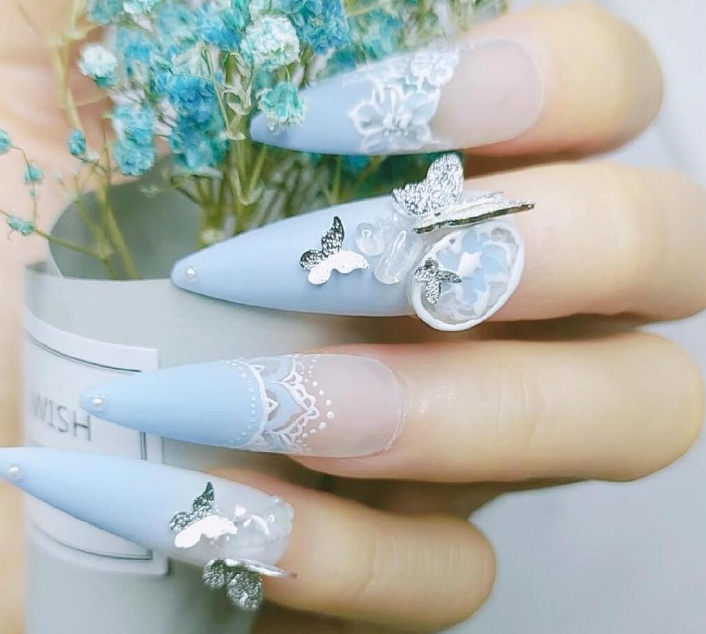 南寧美甲學(xué)校：蝶戀花美甲，讓你指尖生花