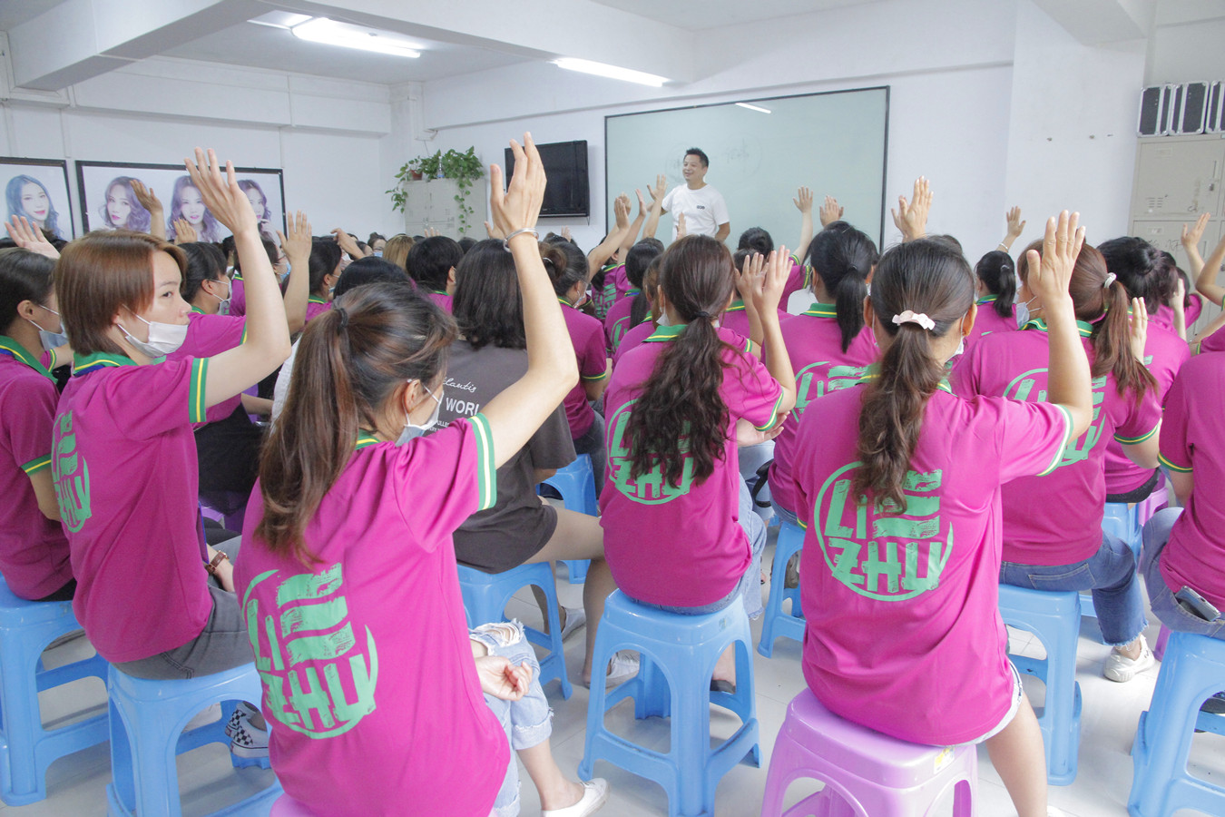 “就業(yè)難，難就業(yè)”這都不是問(wèn)題