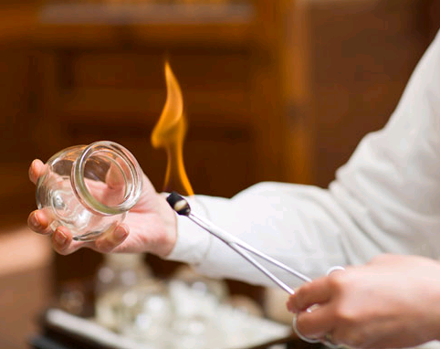 南寧美容學(xué)校：背部拔罐的好處