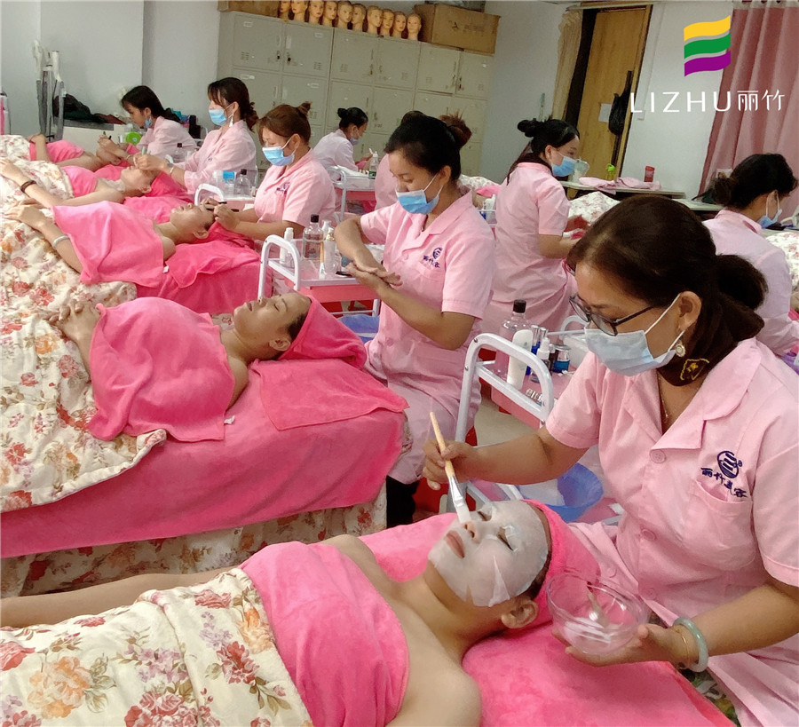 南寧學美容哪家專業(yè)？麗竹美容學校歡迎你