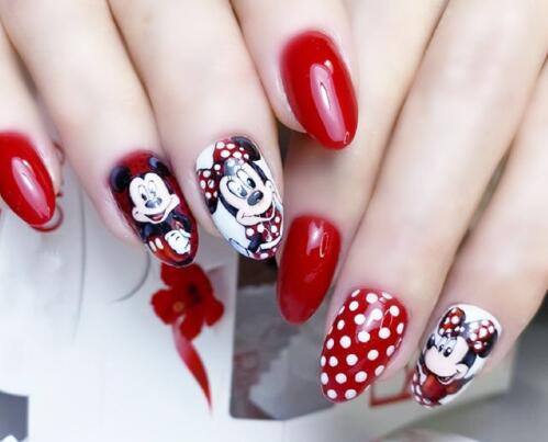 南寧美甲學校：指甲有劃痕怎么辦？