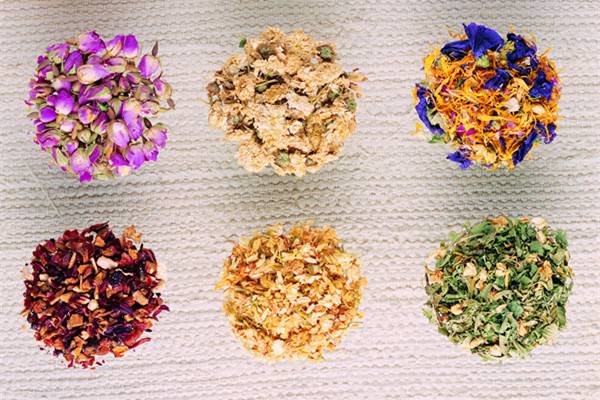 多喝這10種排毒花茶，美容又健康