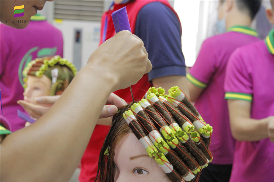 南寧美發(fā)課堂：好技術(shù)沒有捷徑