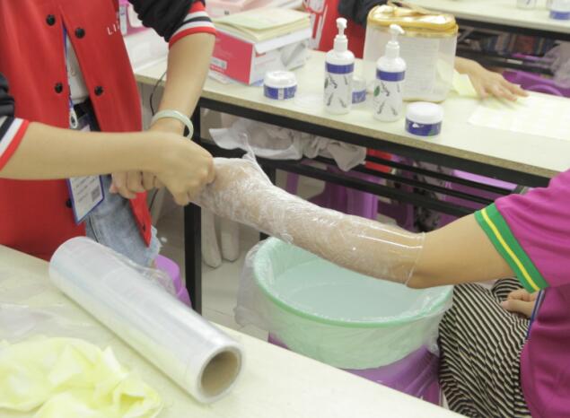 南寧美甲學(xué)校：美甲與美容手部護(hù)理的不同