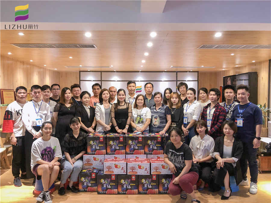 麗竹學(xué)校祝大家國(guó)慶中秋雙節(jié)快樂(lè)