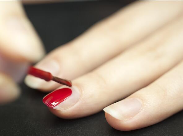 南寧美甲學(xué)校：如何挑選指甲油