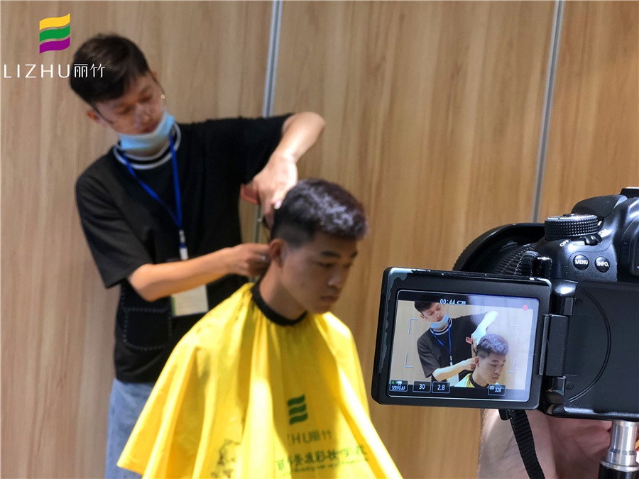 美發(fā)課堂：男發(fā)側(cè)分剪裁真人實(shí)操