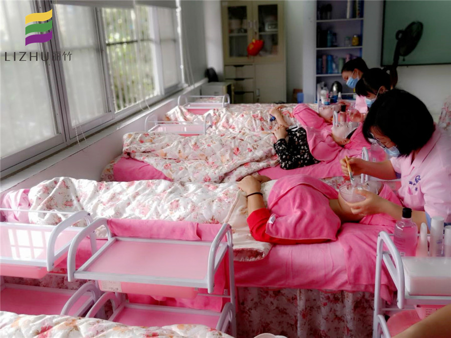 廣西美容學(xué)校：秋冬護膚6大雷區(qū)