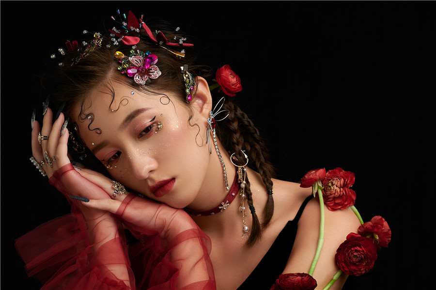 麗竹彩妝作品：輕奢復(fù)古名媛造型