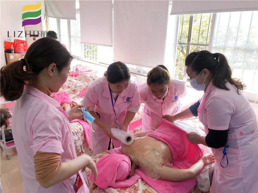 如何給背部做診斷？快來南寧正規(guī)美容學校學習