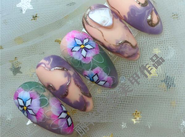 麗竹學校美甲品：優(yōu)雅彩繪美甲