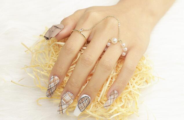 格紋美甲，麗竹學(xué)校美甲班作品分享