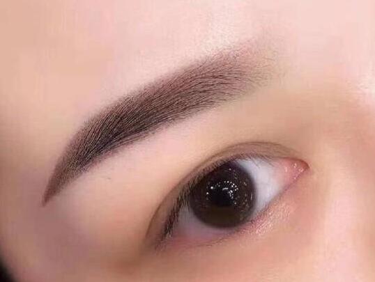 紋繡前如何設(shè)計(jì)合適顧客的眉型