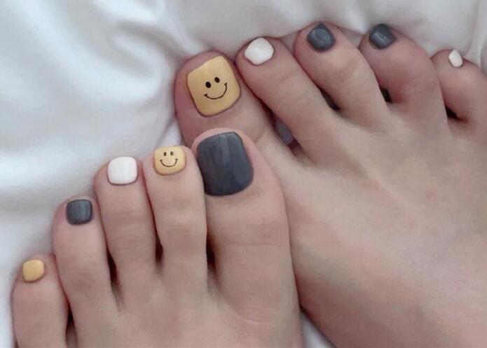 這組夏天美甲，快來(lái)和廣西美甲培訓(xùn)學(xué)校學(xué)起來(lái)