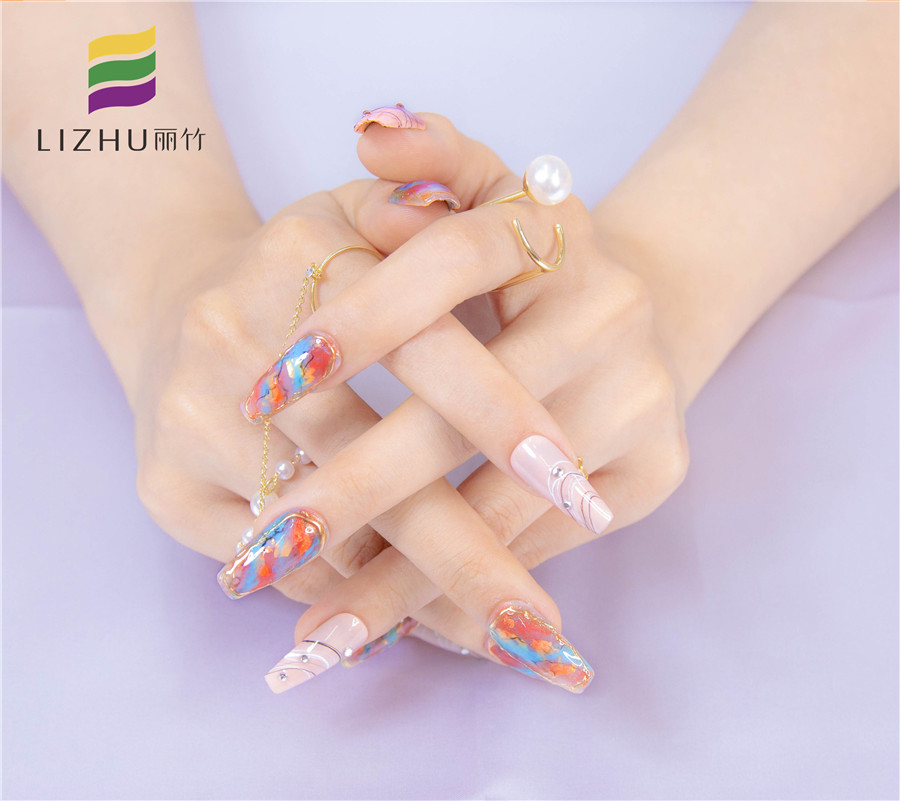 日式暈染美甲作品，南寧美甲培訓分享