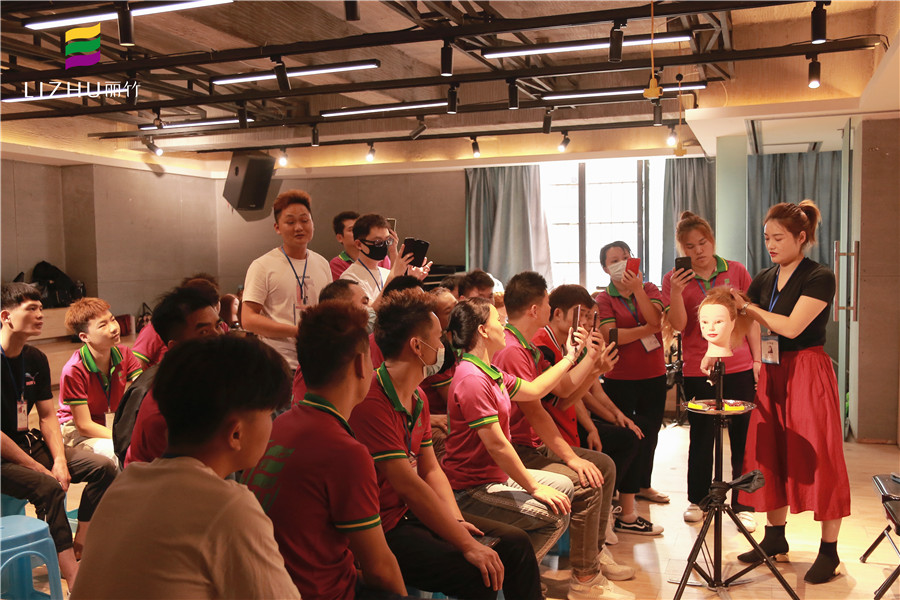 提問：南寧專業(yè)美發(fā)培訓學什么？