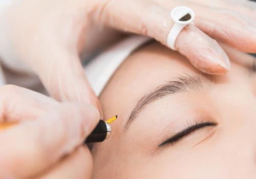 廣西紋繡學(xué)校全員討論：紋繡過后為什么會掉色？