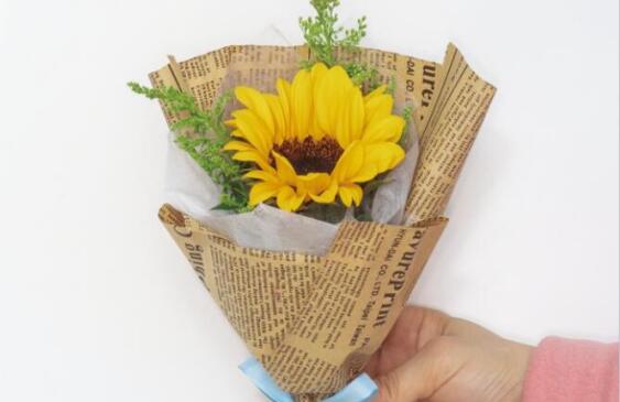 南寧專業(yè)花藝學校作品：甜美單支花束