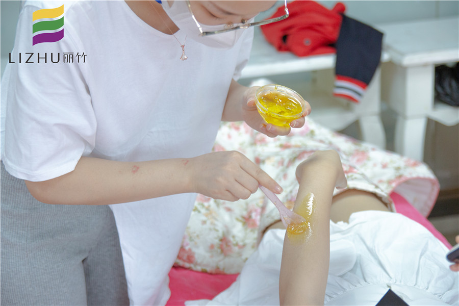 學(xué)脫毛？來(lái)南寧正規(guī)美容學(xué)校學(xué)吧