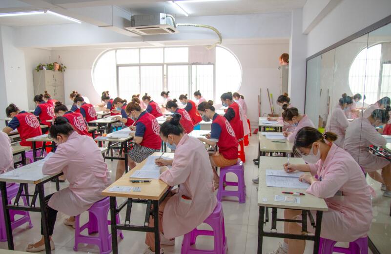 麗竹學(xué)?！吨屑?jí)美容師》考核7月2日開(kāi)考