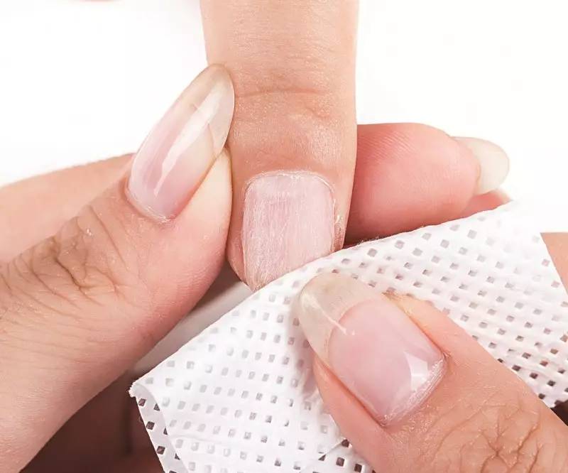 專(zhuān)業(yè)美甲護(hù)理技巧，詮釋廣西排名前十美甲學(xué)校的魅力