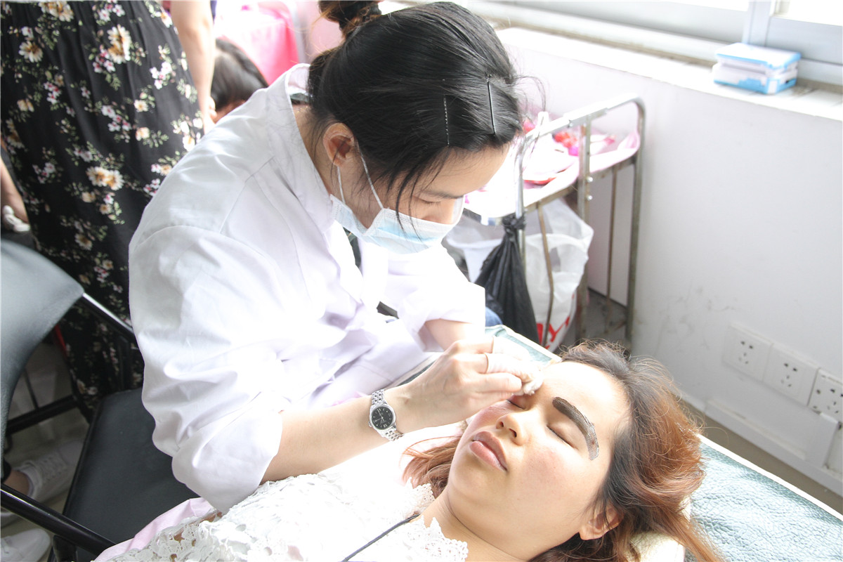 美睫過后為什么要修補眉毛呢？