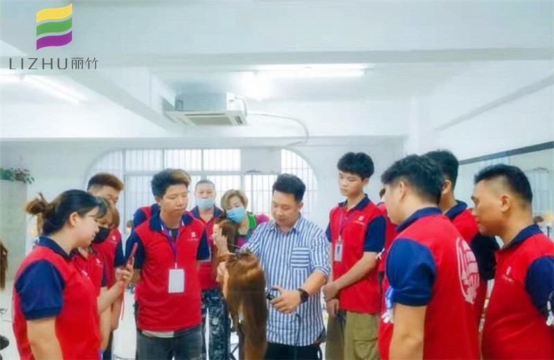 南寧學美發(fā)哪家好？看看麗竹火爆開班的程度就知道啦