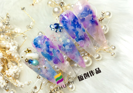 不同甲形如何涂色？南寧教得好的美甲培訓(xùn)教你