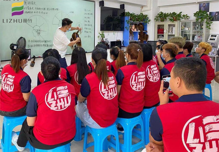 廣西美發(fā)學(xué)校哪家好？來(lái)看看美發(fā)課堂吧