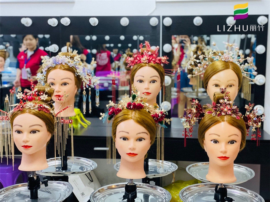 快看！廣西有名的化妝培訓(xùn)課堂實況