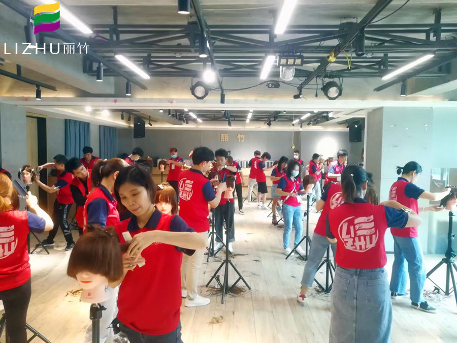 廣西學美發(fā)有前途嗎？歡迎到麗竹美發(fā)學校找答案