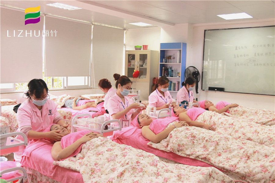 美容護膚貼士，和南寧口碑的好美容學校學習