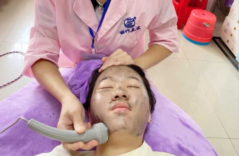 超聲波面部排毒的好處，南寧學(xué)美容的機(jī)構(gòu)告訴你