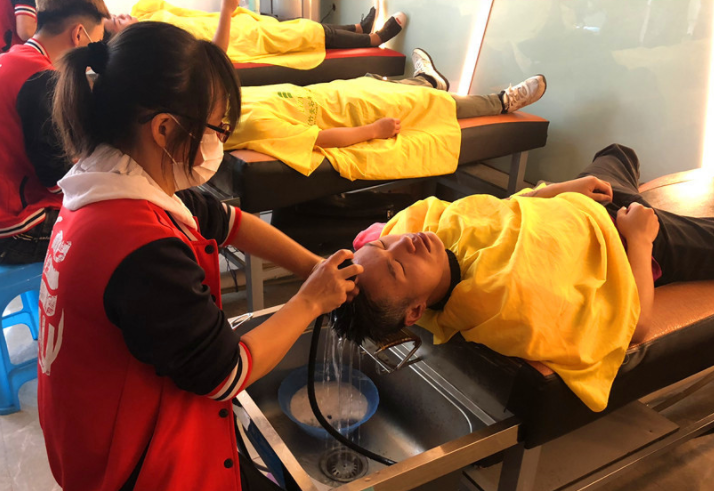 秋季如何護發(fā)？南寧美發(fā)學習洗護必學課程