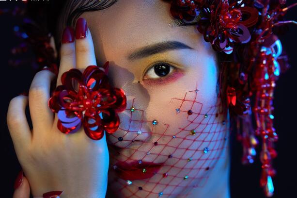 輕奢復(fù)古名媛造型，看南寧化妝學(xué)校哪家?guī)熧Y強(qiáng)