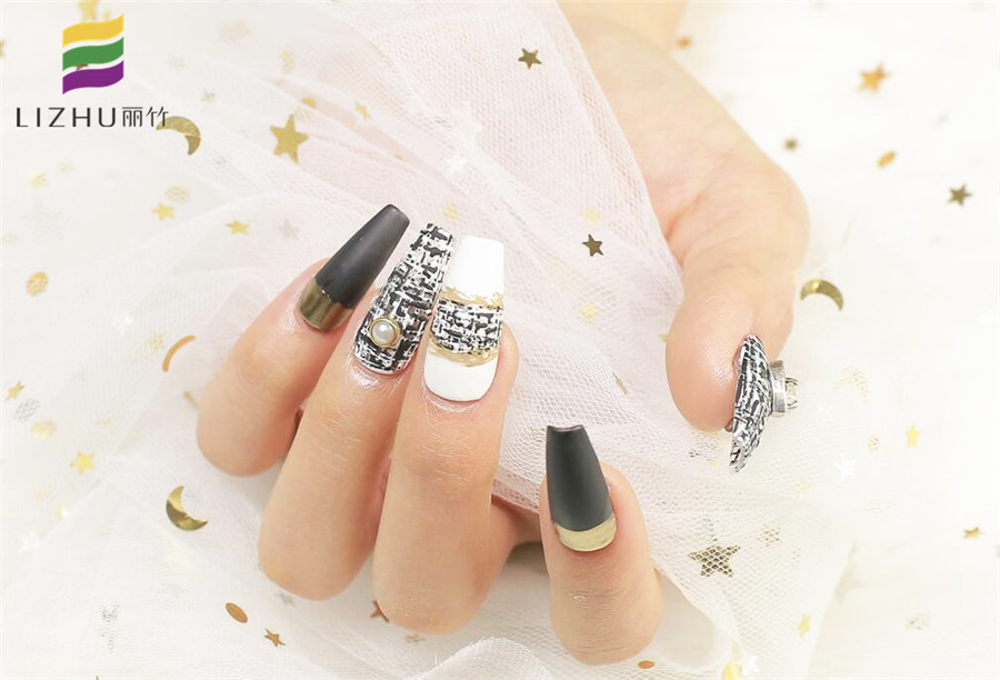 想知道廣西美甲培訓(xùn)哪些正規(guī)？看看這份美甲教程吧