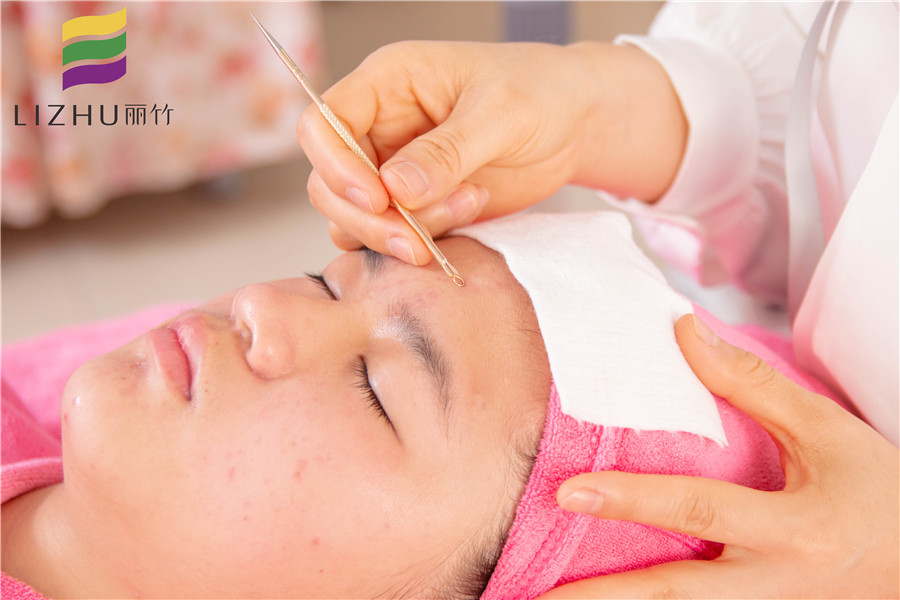 學(xué)美容祛痘法，告訴你廣西美容學(xué)校哪家正規(guī)