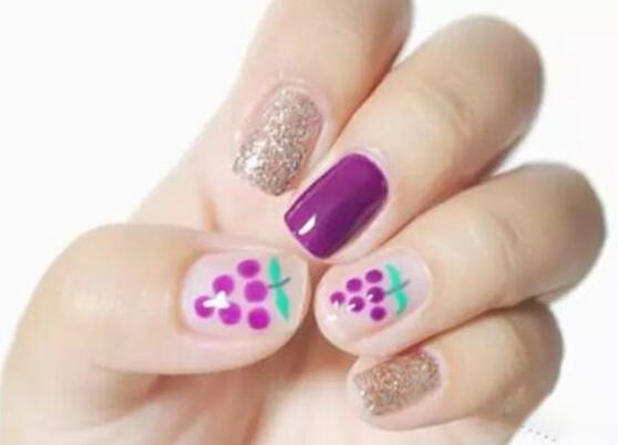 葡萄美甲怎么畫？廣西美甲培訓(xùn)教你