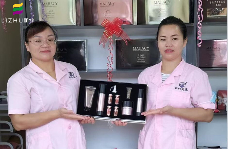 美容院拓客技巧免費送，快來廣西美容學?？纯?>
								
								<span id=