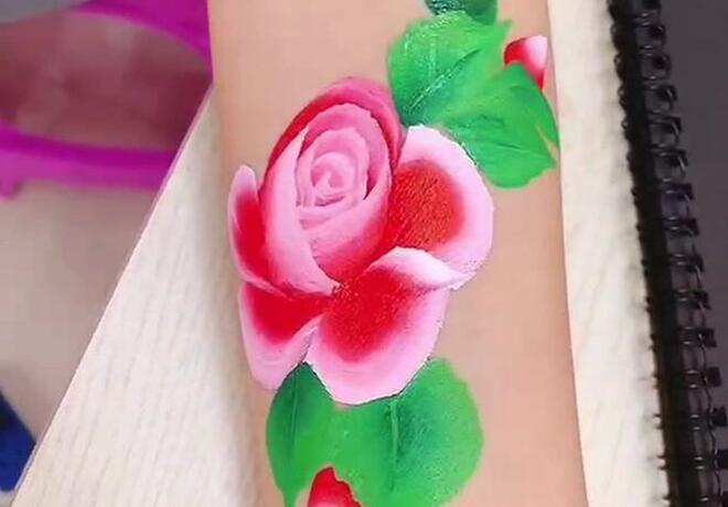 人體3D彩繪無痛紋身，實力演繹南寧美甲學校哪家技術好