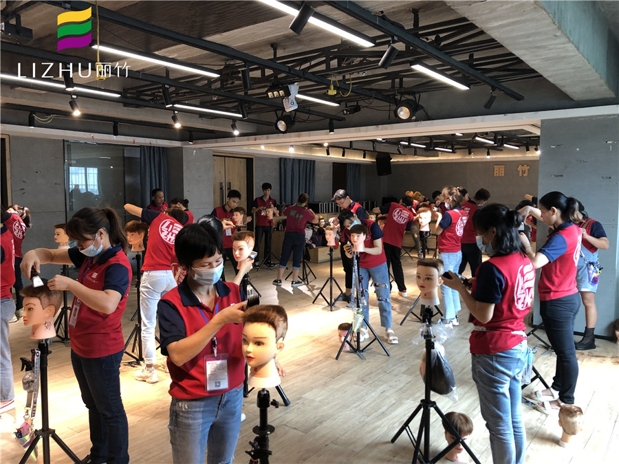 平頭怎么剪？南寧口碑好的美發(fā)培訓(xùn)開講