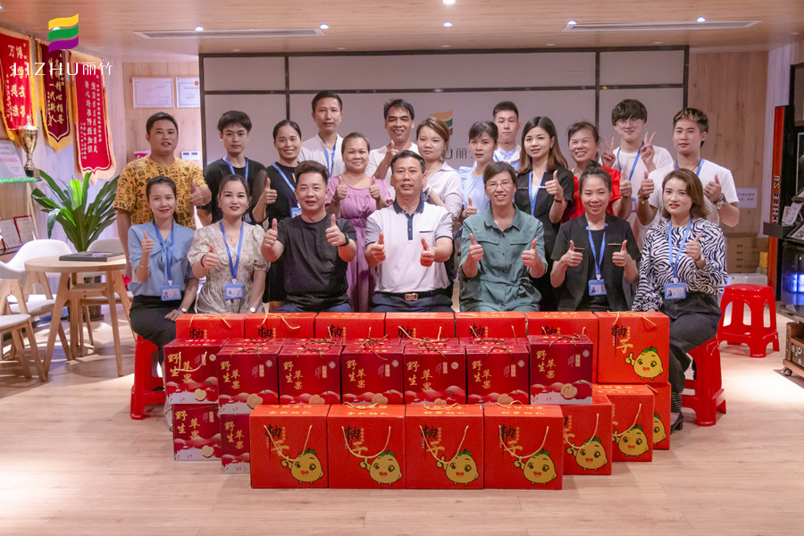 麗竹學(xué)校中秋祝福：團團圓圓，其樂融融