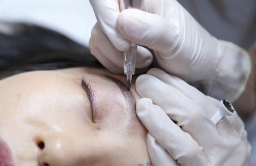 眉毛定框和操作邊框線技巧，廣西紋繡培訓(xùn)機構(gòu)教你