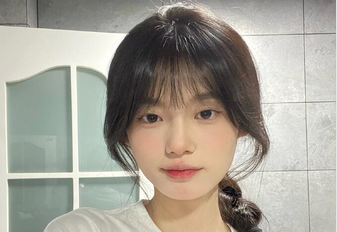 粉嫩韓國學(xué)妹妝，快和廣西彩妝造型學(xué)校學(xué)起來