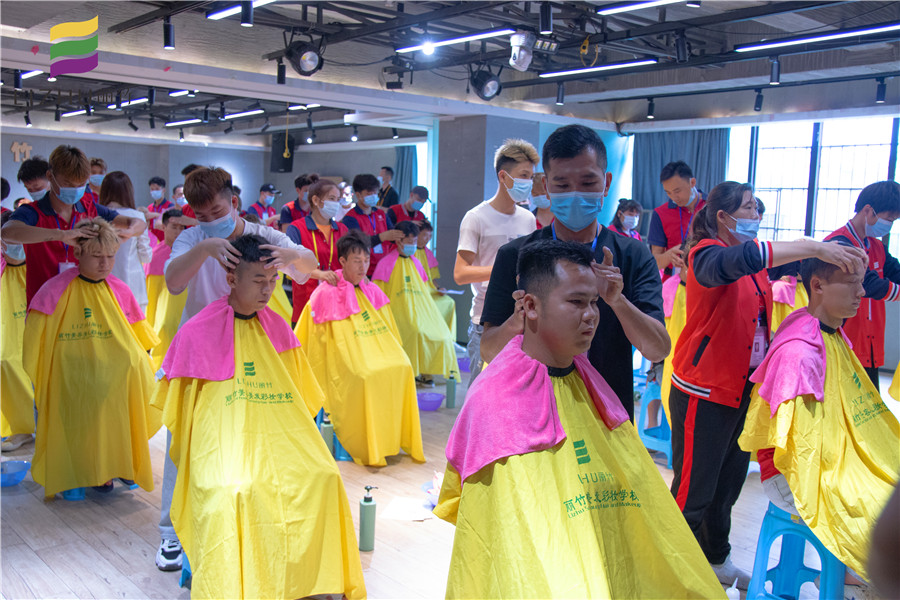 南寧美發(fā)學(xué)校哪家?guī)熧Y強(qiáng)？到麗竹美發(fā)學(xué)?？纯?>
								
								<span id=